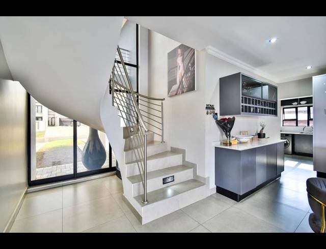 6 BEDROOM PROPERTY TO RENT IN SAVANNAH COUNTRY ESTATE